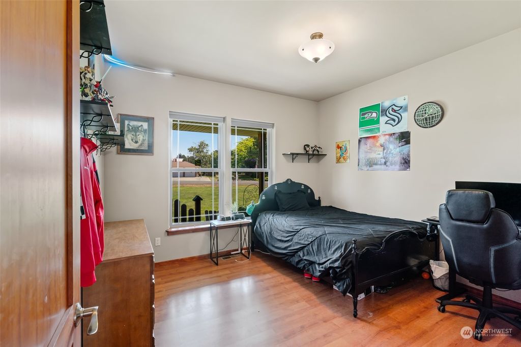 listing image 9368972166010604313