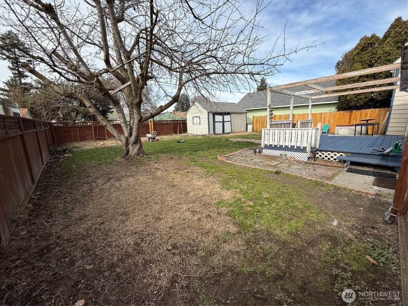 321 E Oak Street