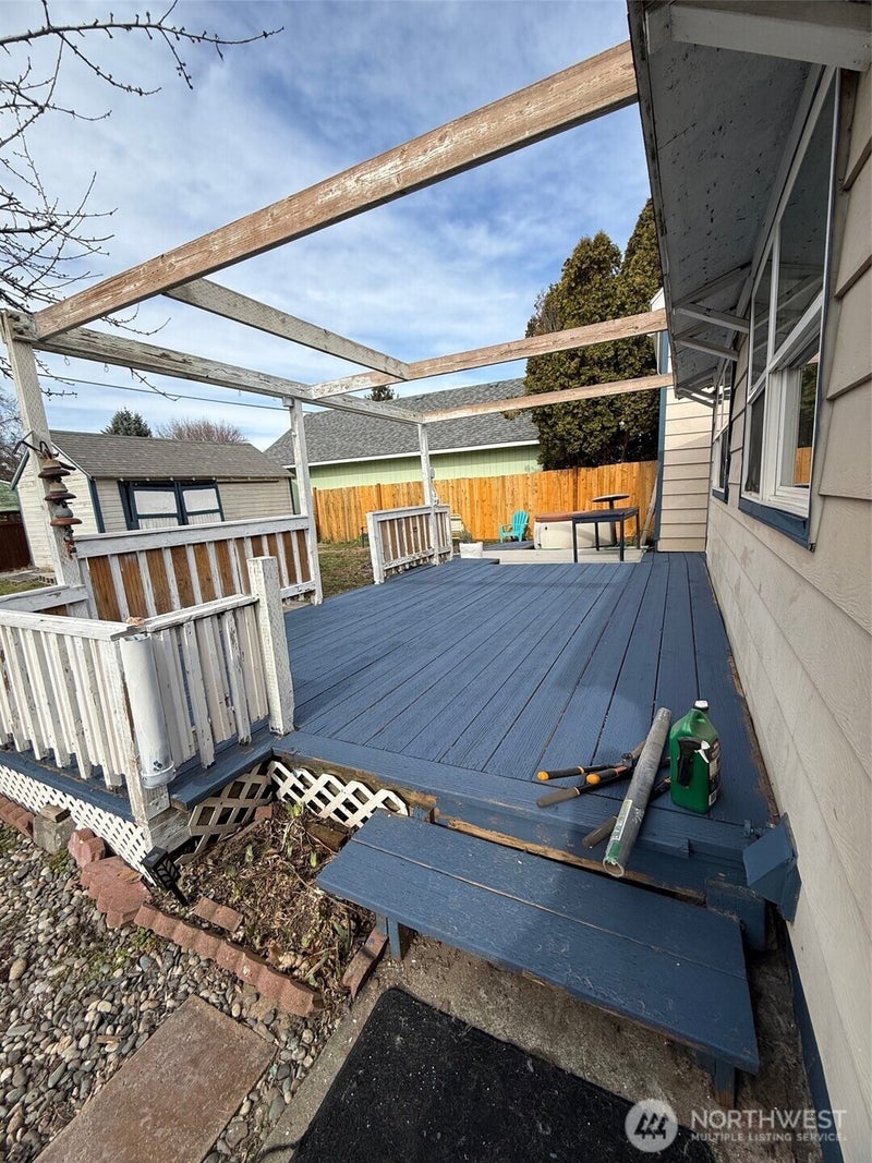 321 E Oak Street