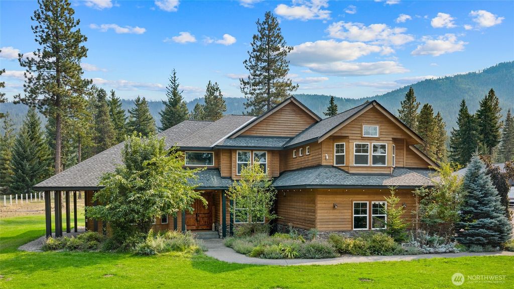 Photo of 250 190 Revelstoke Road, Cle Elum, WA 98922 (MLS # 2502134)