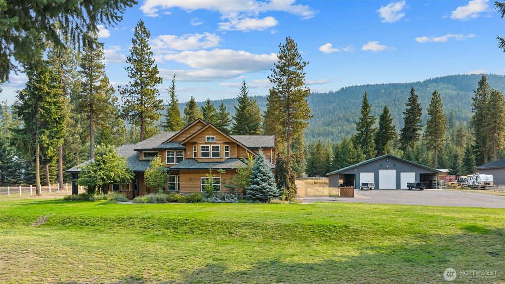 Photo of 250 190 Revelstoke Road, Cle Elum, WA 98922 (MLS # 2502134)