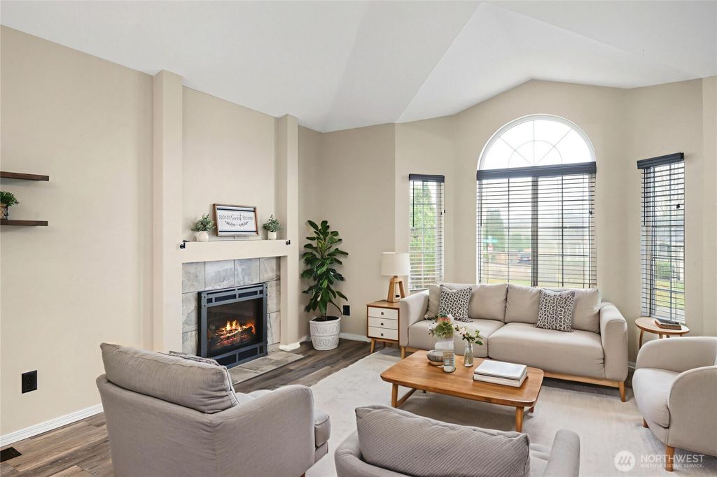 Photo of 11522 SE 305th Place, Auburn, WA 98092 (MLS # 2457582)