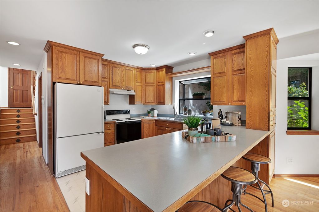 Photo of 1226 S Lake Stickney Drive, Lynnwood, WA 98087 (MLS # 2285468)