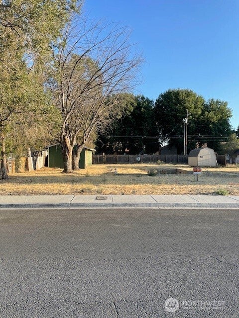Photo of 118 C Street SE, Quincy, WA 98848 (MLS # 2574559)