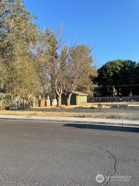 Photo of 118 C Street SE, Quincy, WA 98848 (MLS # 2574559)