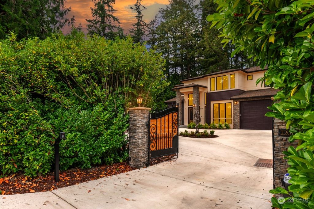 Photo of 22012 SE 20th Street, Sammamish, WA 98075 (MLS # 2289097)