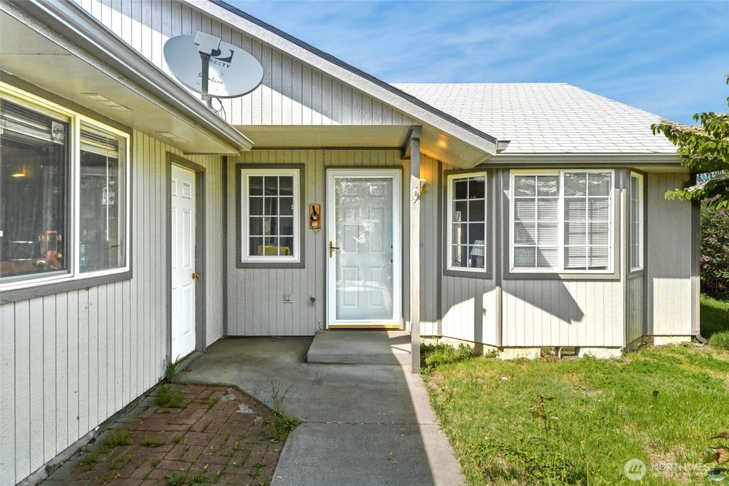 Photo of 151 NE 15th Avenue, Milton-Freewater, OR 97862 (MLS # 2518366)