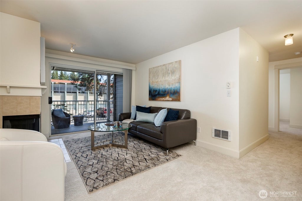 Photo of 300 N 130th Street #7105, Seattle, WA 98133 (MLS # 2573705)