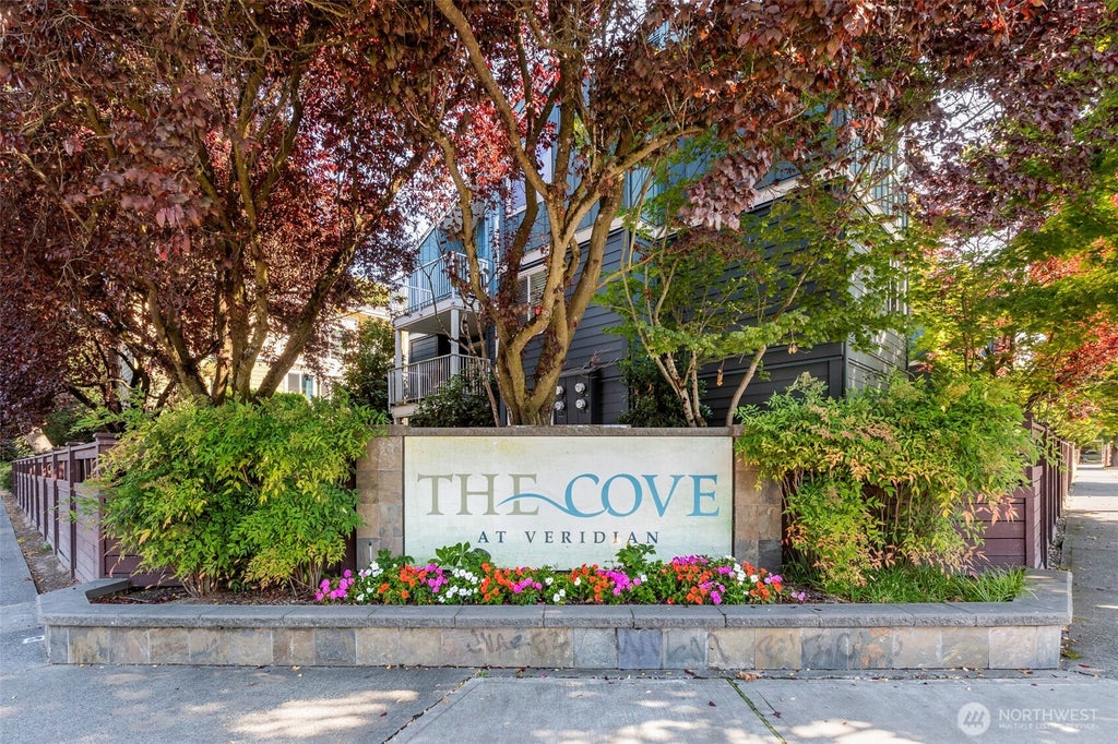 Photo of 300 N 130th Street #7105, Seattle, WA 98133 (MLS # 2573705)