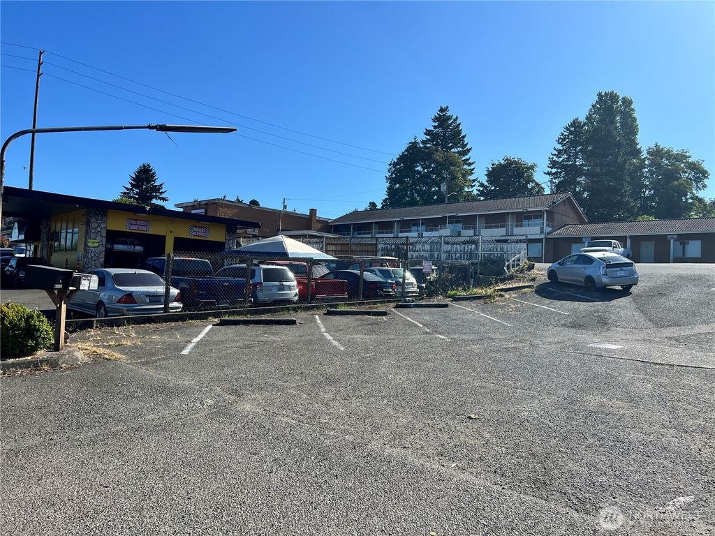 Photo of 21624 Pacific Highway Hwy S, Des Moines, WA 98198 (MLS # 2476900)