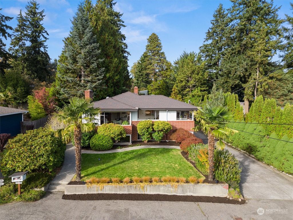 Photo of 3616 SW 112th Street, Seattle, WA 98146 (MLS # 2174316)