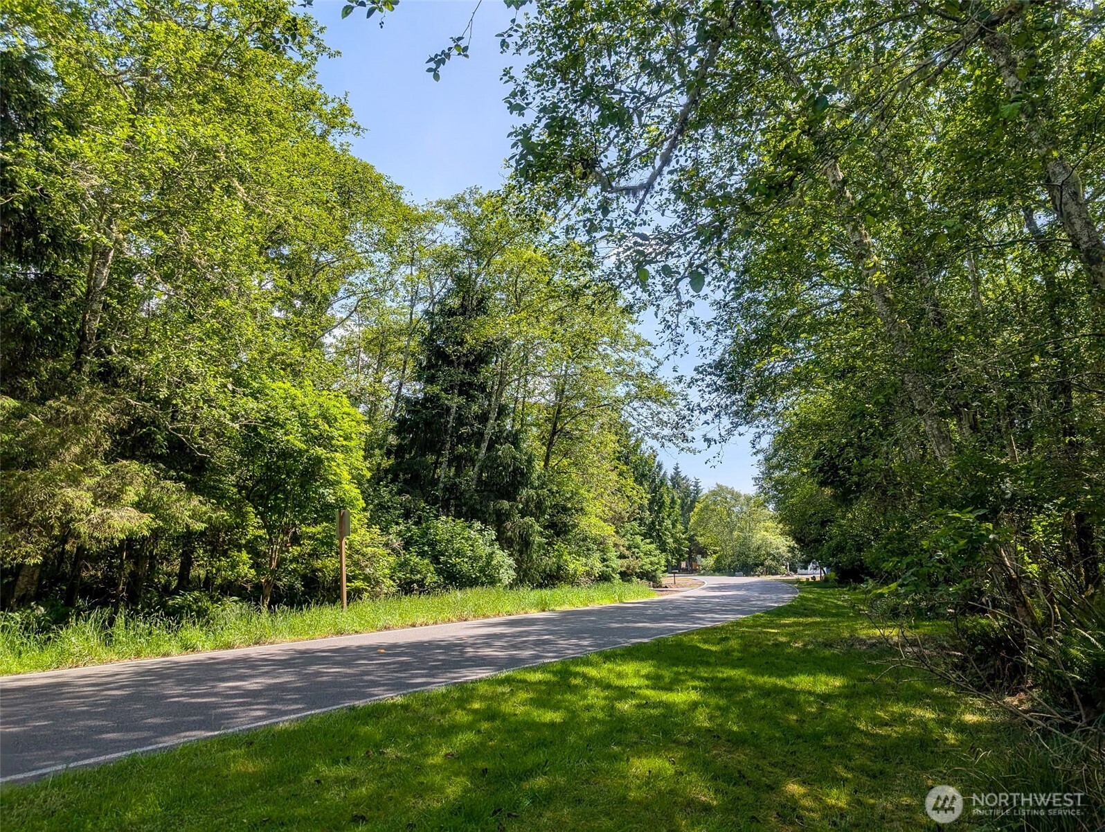242 Duck Lake Drive NE