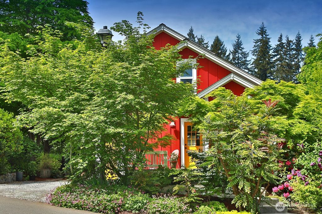 Photo of 1037 Highview Street, Langley, WA 98260 (MLS # 2524304)