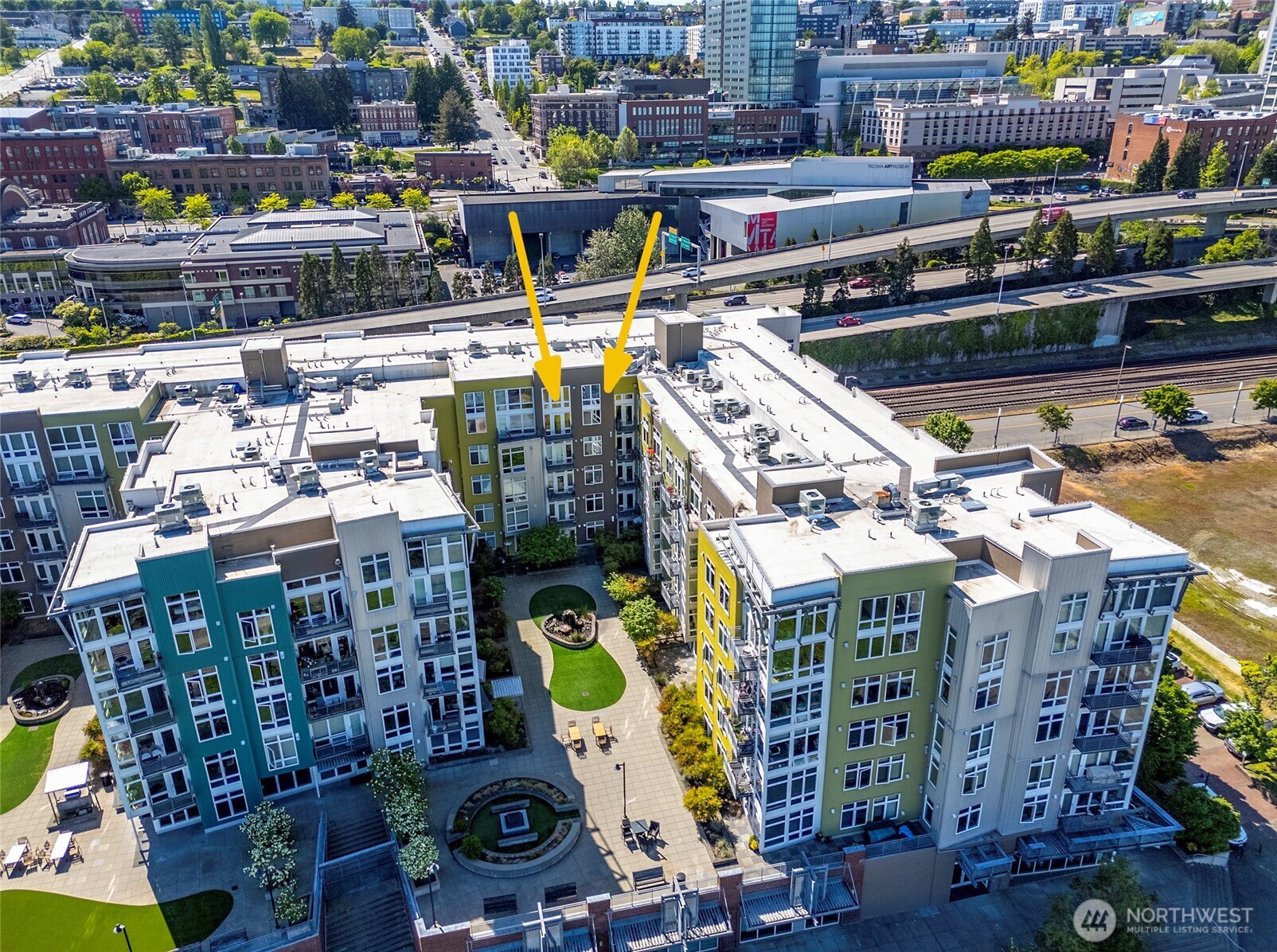 1705 Dock Street 513