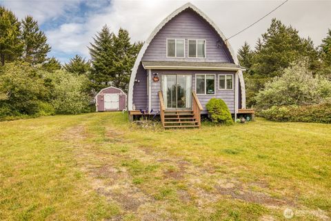 568 Cowlitz Court SW Ocean Shores WA 98569
