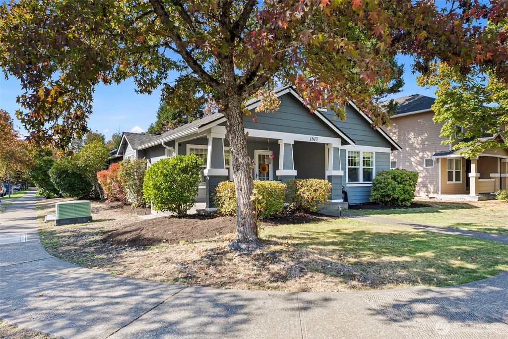 Photo of 1613 Palisade Boulevard, Dupont, WA 98327 (MLS # 2489865)