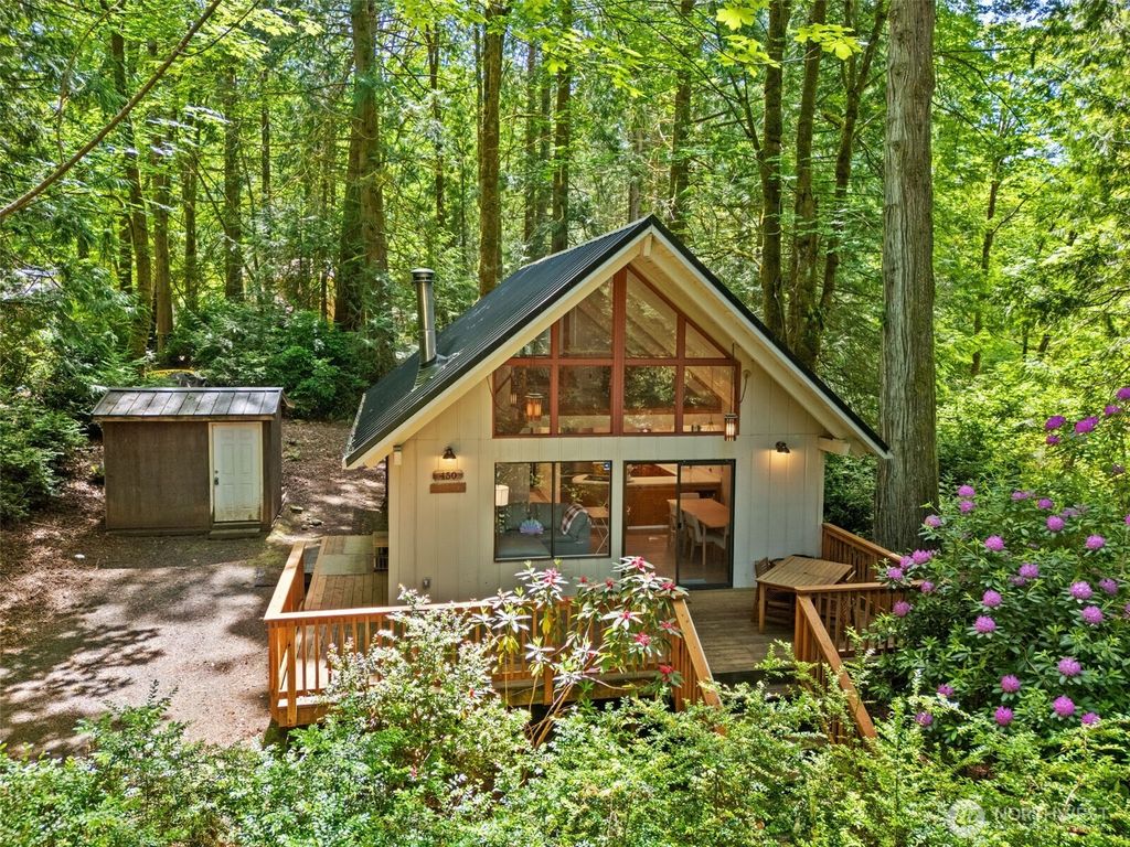 Photo of 450 E Pointes Drive E, Shelton, WA 98584 (MLS # 2529674)