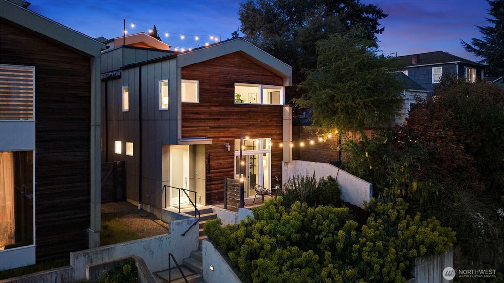 Photo of 3918 S Hudson Street, Seattle, WA 98118 (MLS # 2511294)