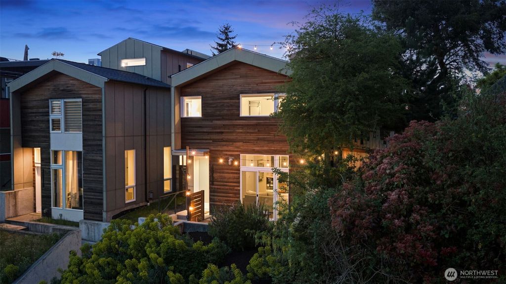 Photo of 3918 S Hudson Street, Seattle, WA 98118 (MLS # 2511294)