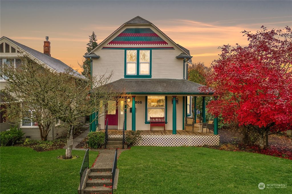 Photo of 2205 Rockefeller Avenue, Everett, WA 98201 (MLS # 2302462)