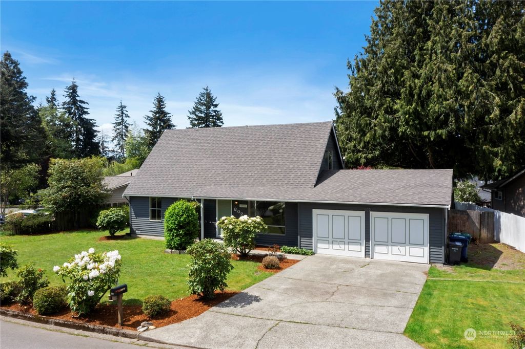 Photo of 802 S 326th Street, Federal Way, WA 98003 (MLS # 2066332)