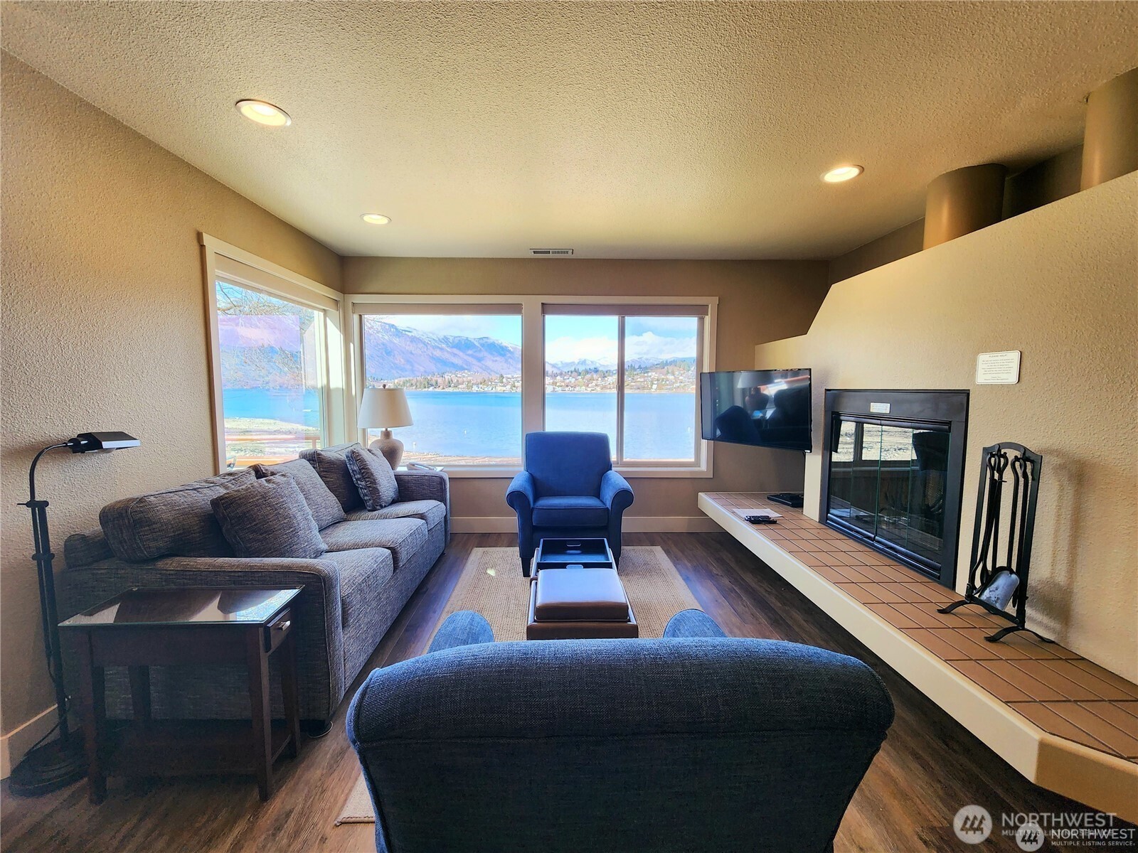 1 Beach 556-N
