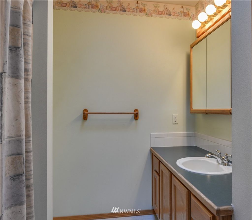 listing image 9367290041448903922