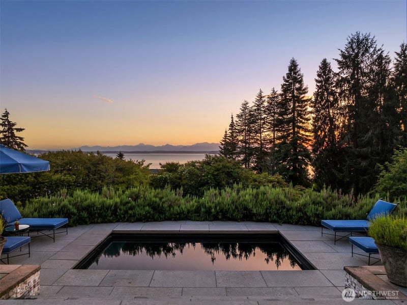 36 NW Cherry Loop Drive