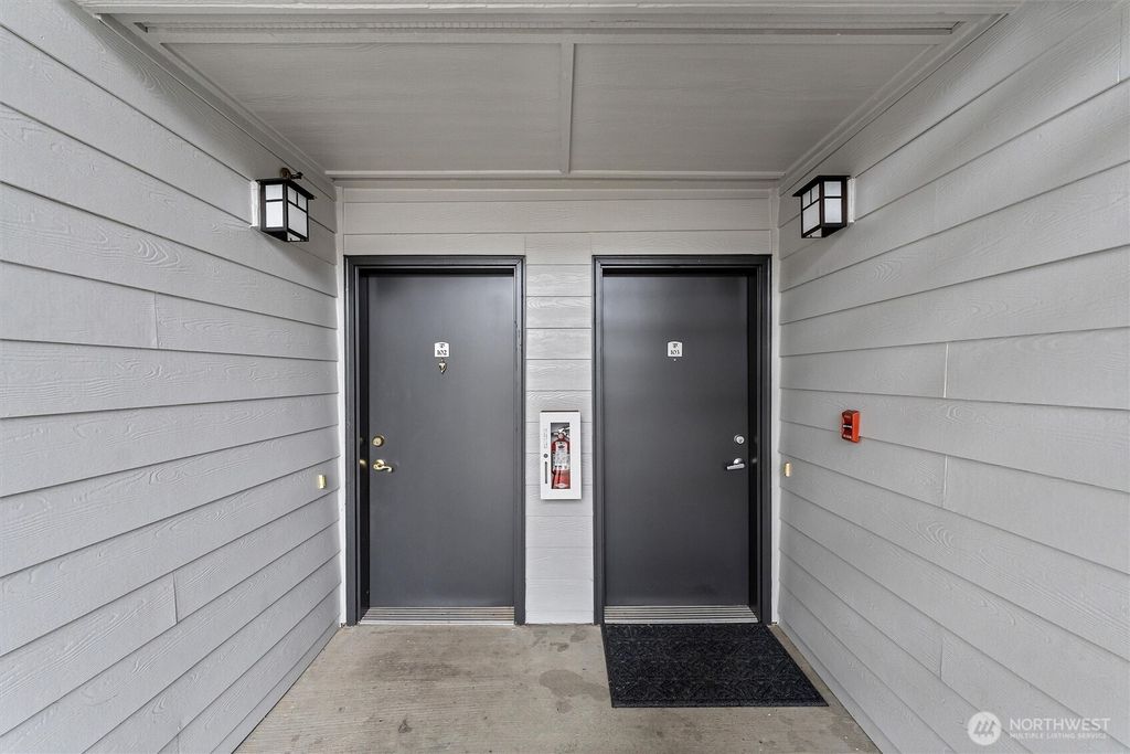 Photo of 15150 140th Way SE #S-103, Renton, WA 98058 (MLS # 2454306)