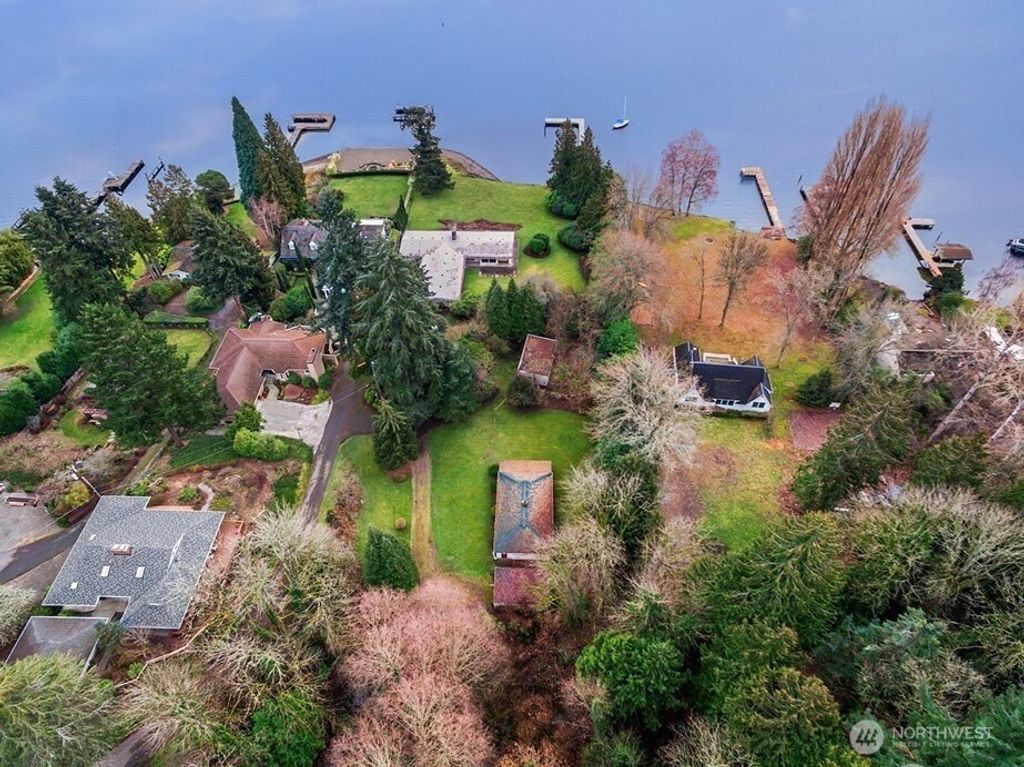 Photo of 6614 E Mercer Way, Mercer Island, WA 98040 (MLS # 2447026)