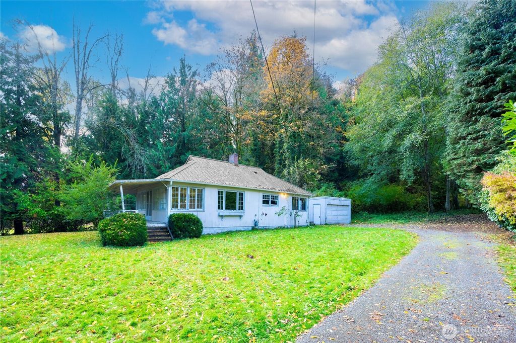 Photo of 6614 E Mercer Way, Mercer Island, WA 98040 (MLS # 2447026)