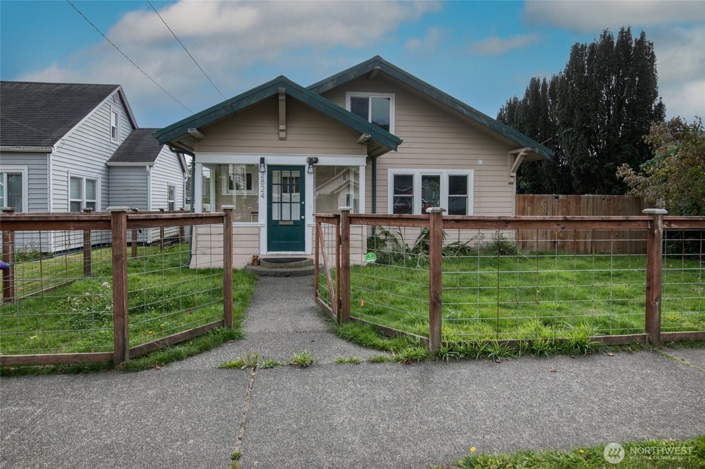 Photo of 2824 Aberdeen Avenue, Hoquiam, WA 98550 (MLS # 2591988)