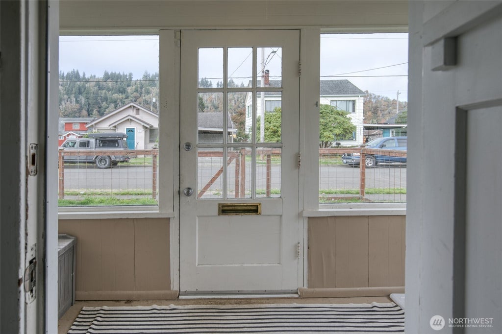 Photo of 2824 Aberdeen Avenue, Hoquiam, WA 98550 (MLS # 2591988)