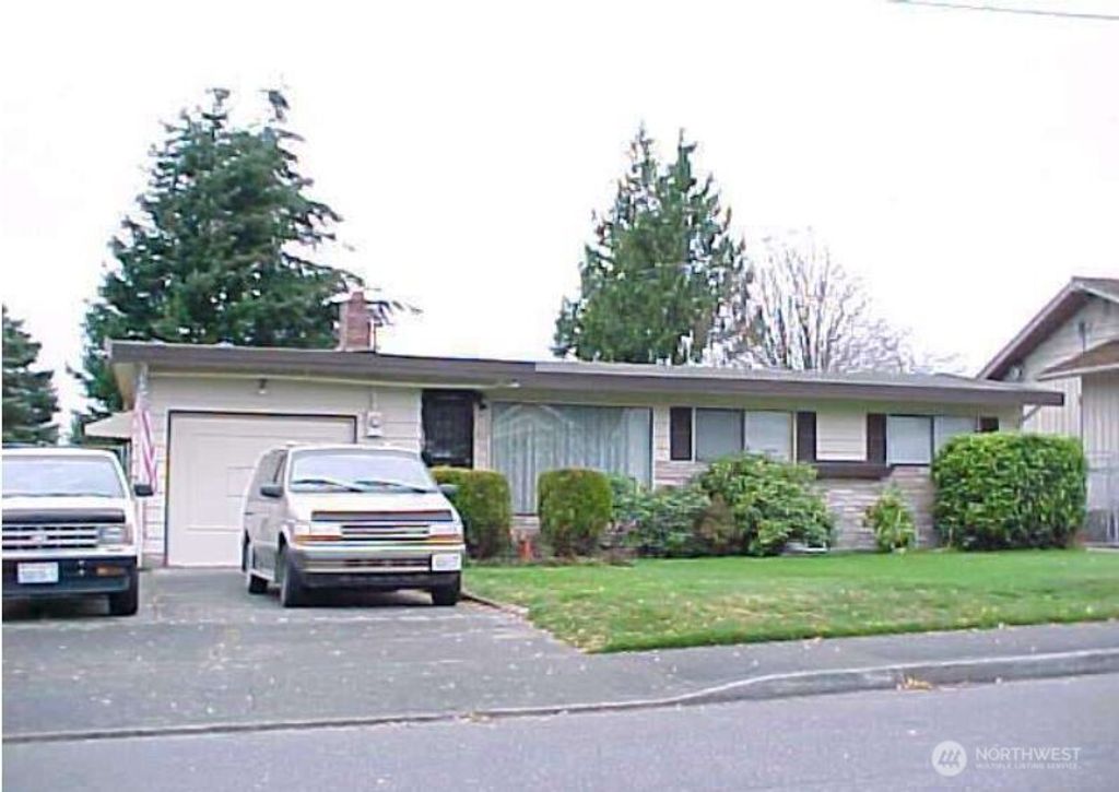 Photo of 614 Waverly Avenue, Everett, WA 98201 (MLS # 2431877)
