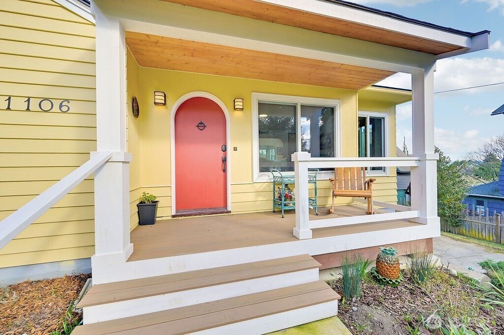 Photo of 1106 Madison St, Port Townsend, WA 98368 (MLS # 2471181)