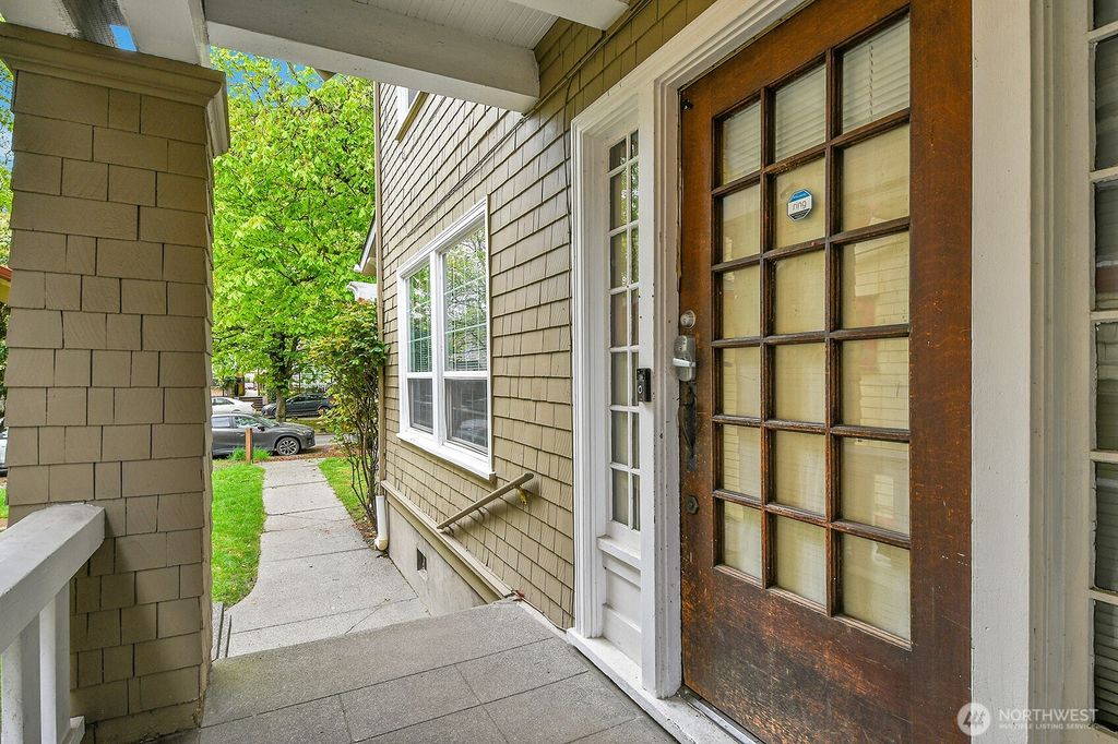 Photo of 4720 17th Avenue NE, Seattle, WA 98105 (MLS # 2362362)