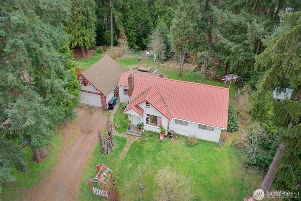 Photo of 17030 NE 95th Street, Redmond, WA 98052 (MLS # 2345959)