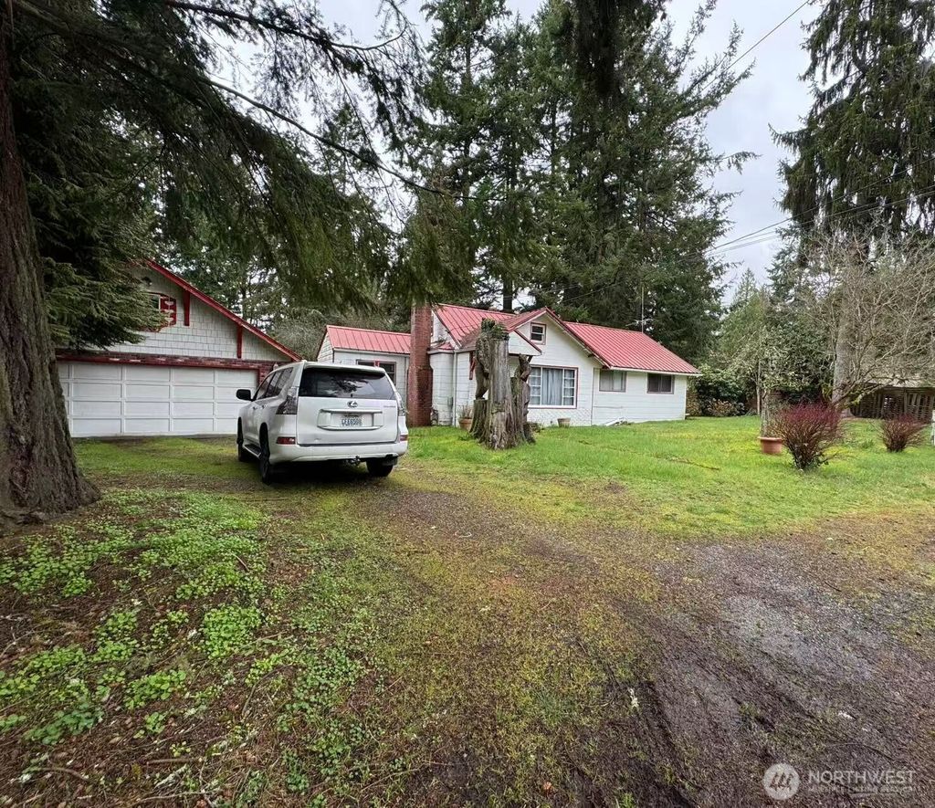 Photo of 17030 NE 95th Street, Redmond, WA 98052 (MLS # 2345959)