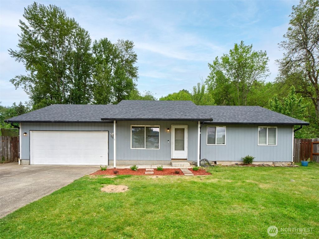 Photo of 1733 Foxtail Circle, Woodland, WA 98674 (MLS # 2527911)