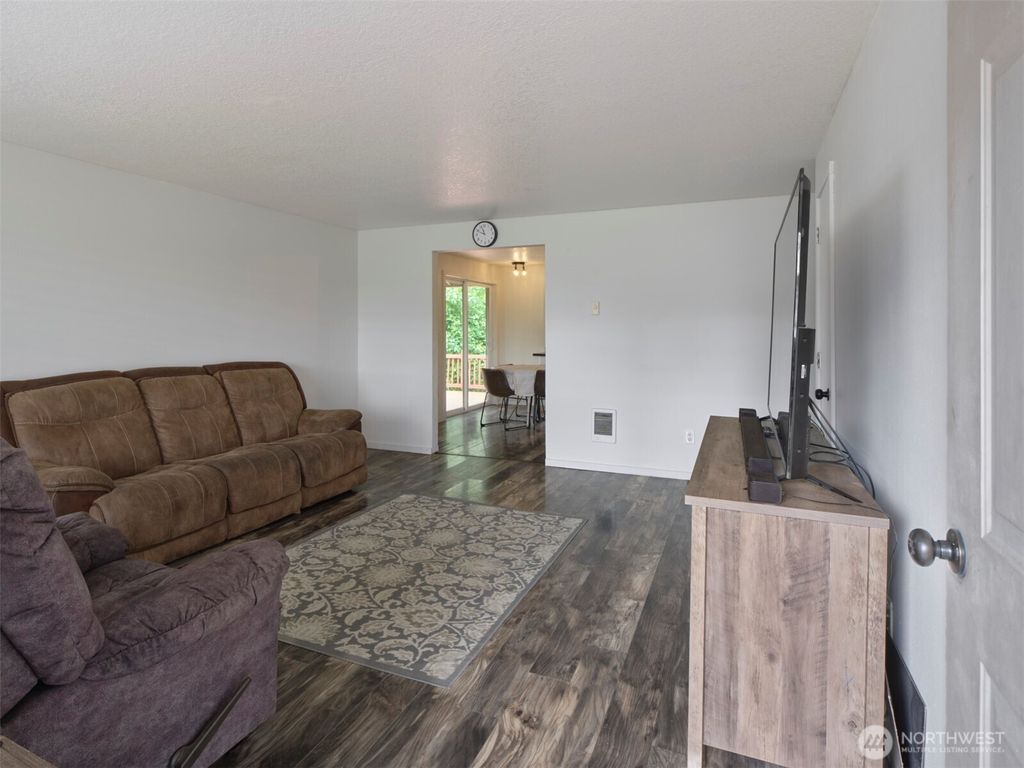 Photo of 1733 Foxtail Circle, Woodland, WA 98674 (MLS # 2527911)
