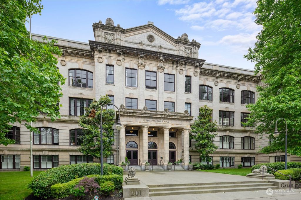 Photo of 201 Galer Street #414, Seattle, WA 98109 (MLS # 2132496)