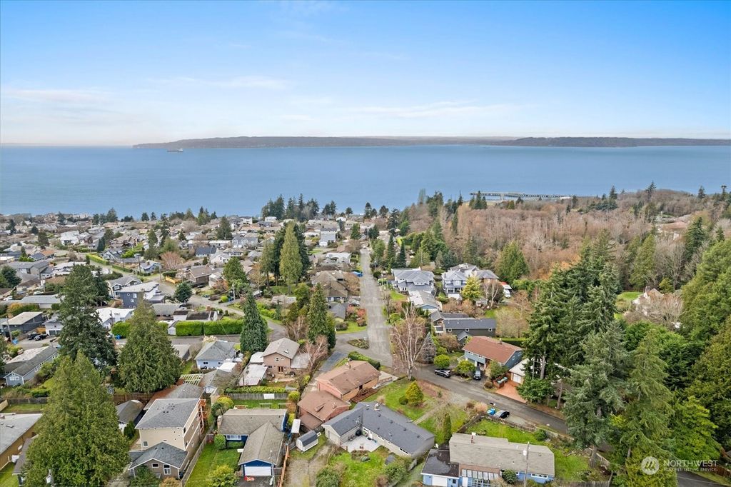Photo of 2025 NW 204th Street, Shoreline, WA 98177 (MLS # 2188208)