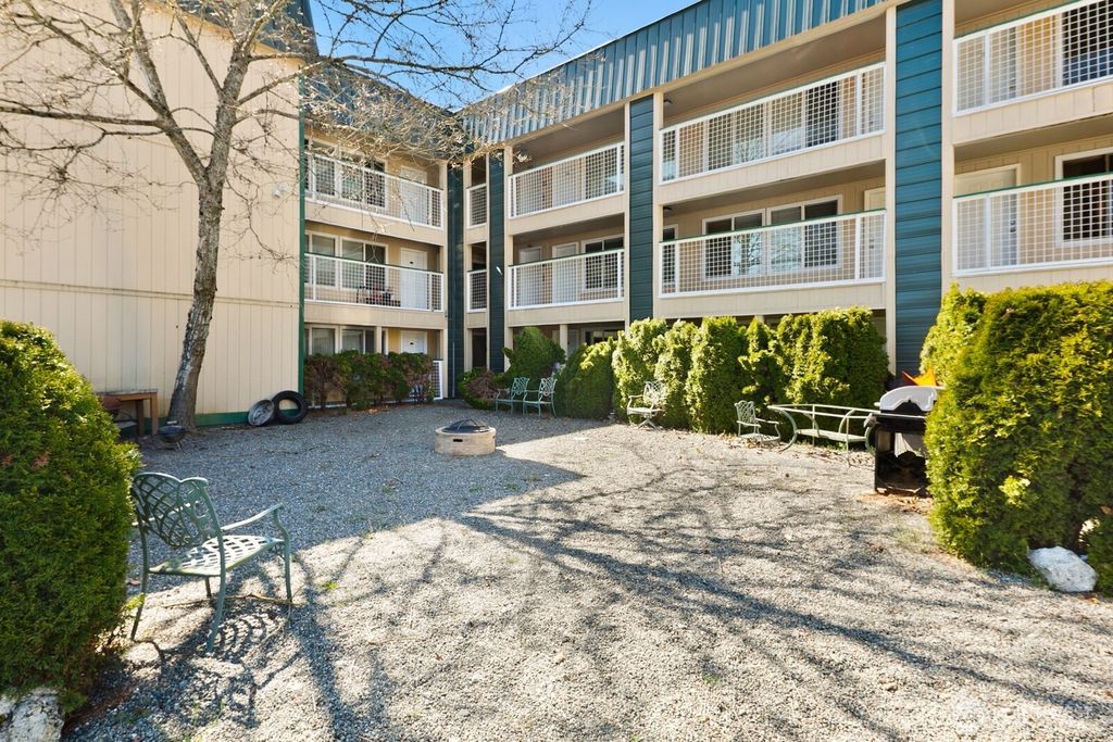 Photo of 101 SW 119th Street #102, Burien, WA 98146 (MLS # 2508522)