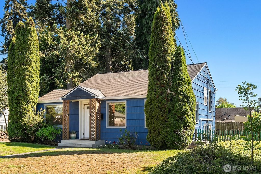 Photo of 7439 S 116th Place, Seattle, WA 98178 (MLS # 2527095)