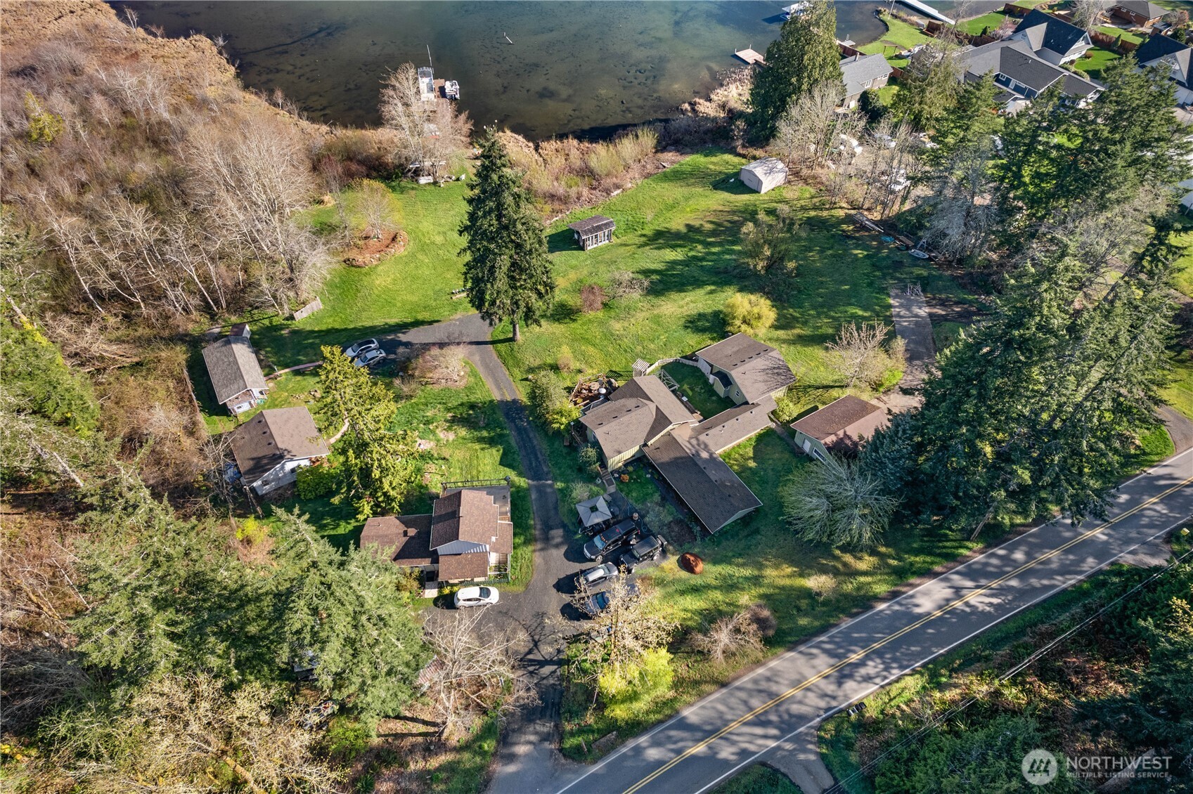 401 Summit Lake Shore Road NW