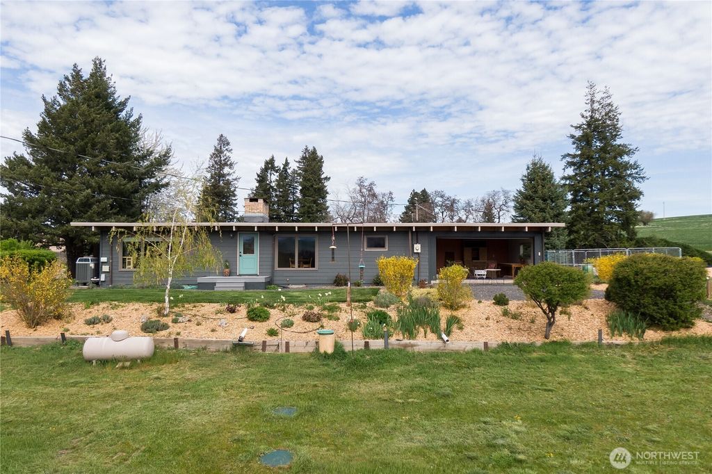 Photo of 800 Eckler ST, Dayton, WA 99328 (MLS # 2502717)