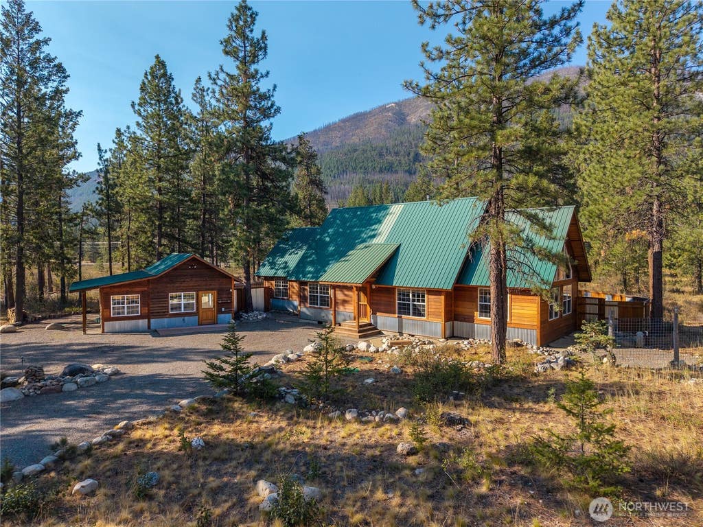 Photo of 9 Deer Run Loop Road, Winthrop, WA 98856 (MLS # 2569854)
