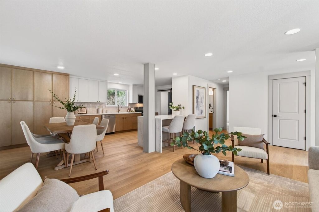 Photo of 7 Sun Crest Lane Ln, Cathlamet, WA 98612 (MLS # 2491853)