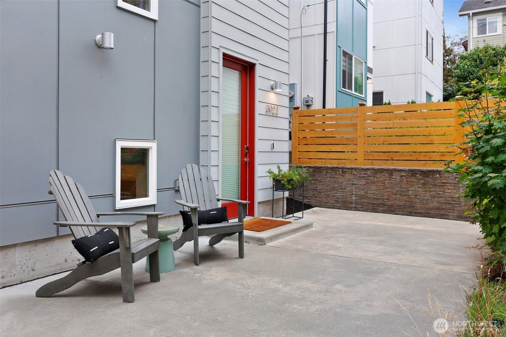 Photo of 3022 4th Avenue W, Seattle, WA 98119 (MLS # 2583040)