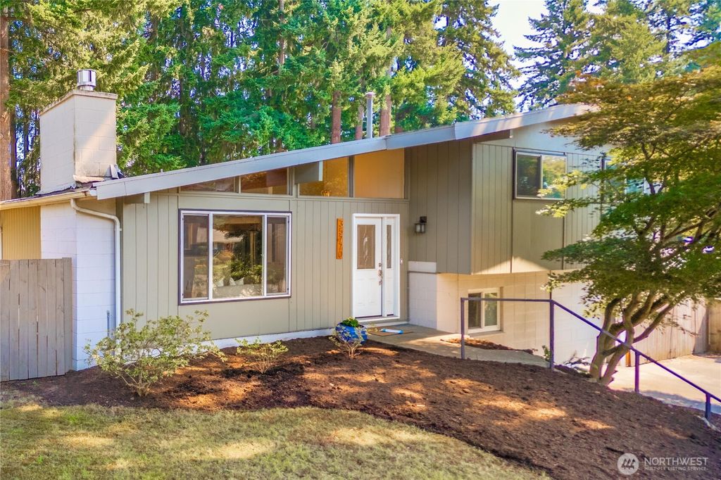 Photo of 35770 27th Avenue S, Federal Way, WA 98003 (MLS # 2425806)